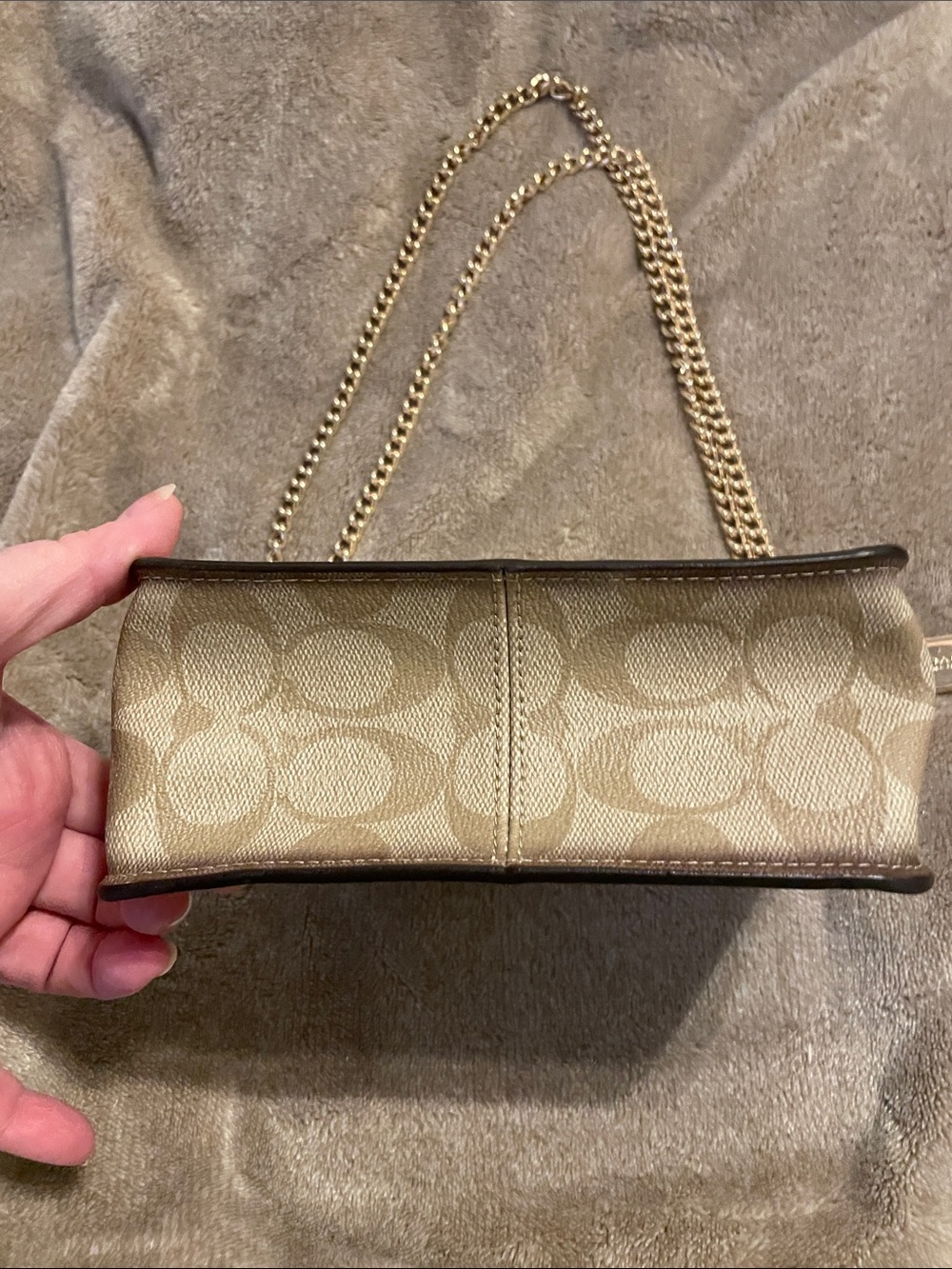 Coach Cream Leather Crossbody with Gold Chain Strap - Picture 3 of 8